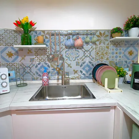 Pintor 12 * كالياري